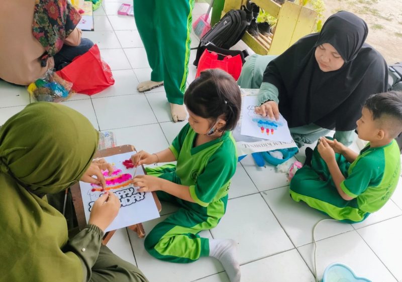 Hari Ulang Tahun Ke-9, TK Cendrawasih Gelar Lomba bagi Ibu dan Murid