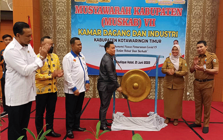 Halikin Kasih Jempol, Kadin Kotim Datangkan Investor