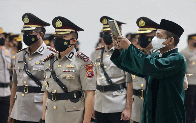 Sertijab Dipimpin Kapolda Kalteng, Dirreskrimsus, Dirpamobvit dan 2 Kapolres Resmi Berganti