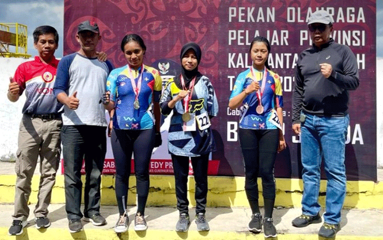 Atlet Putri Kotim Cabor Sepeda Raih Medali Emas