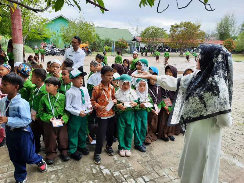 MPLS Ajang Adaptasi Bagi Peserta Didik Baru SD IT Al-Madaniyah Samuda 
