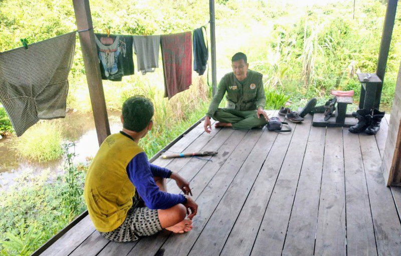 Warga Bapanggang Raya Melapor Orangutan di Belakang Rumahnya