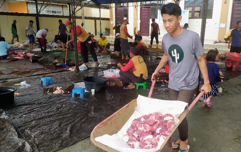 Mulai Sembelih Hewan Kurban, Panitia di Sampit Tak Bagikan Jeroan ke Warga