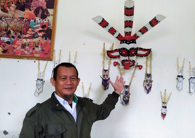 Pemkab Kotim Gali Kreasi Topeng Budaya Lokal