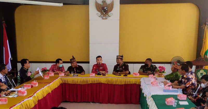 Kecamatan MB Ketapang Rancang Hukum Adat bagi Pembuang Buang Sampah Bandel