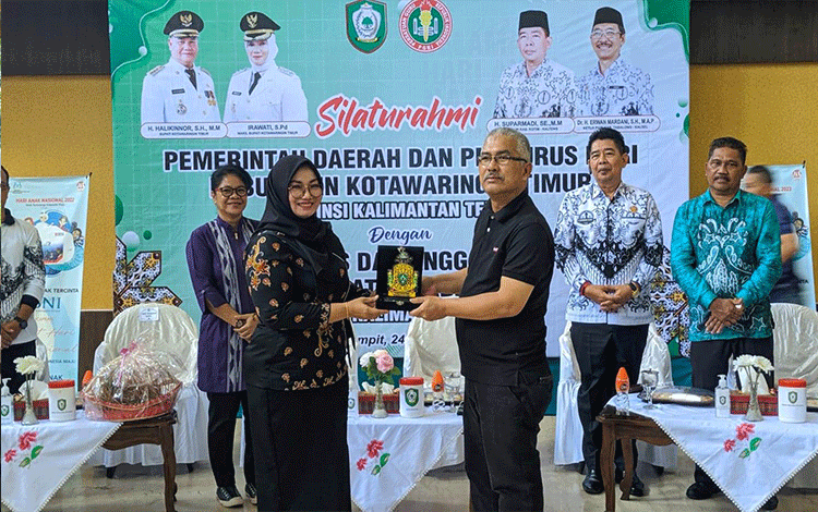 PGRI Tabalong Berkunjung ke Kotim, Irawati Kenalkan Destinasi Wisata