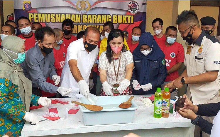 Sabu 2 Ons Milik 14 Pengedar Dibuang