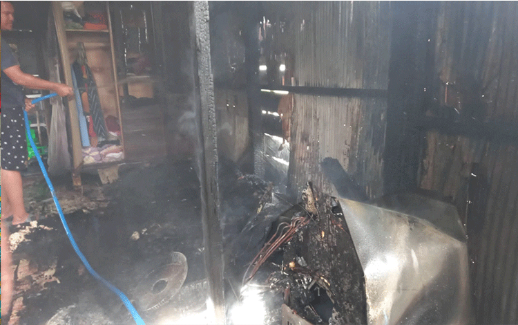 Rumah Ludes Terbakar Saat Ditinggal Antar Anak Sekolah
