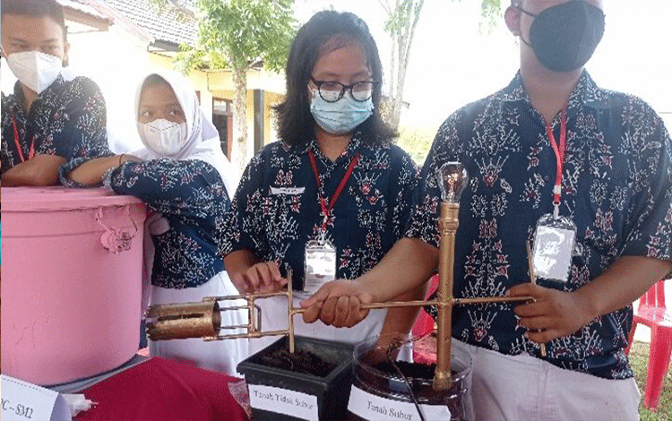 Siswa SMAN 2 Sampit Ciptakan Alat Deteksi Kesuburan Tanah untuk Bantu Petani