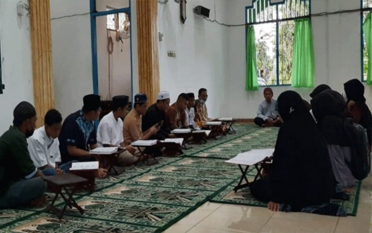 Baca Al-Quran jadi Rutinitas Guru SMAN 3 Sampit