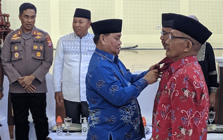 Kepulangan Jemaah Haji Kotim dari Kalsel ke Sampit Naik Pesawat