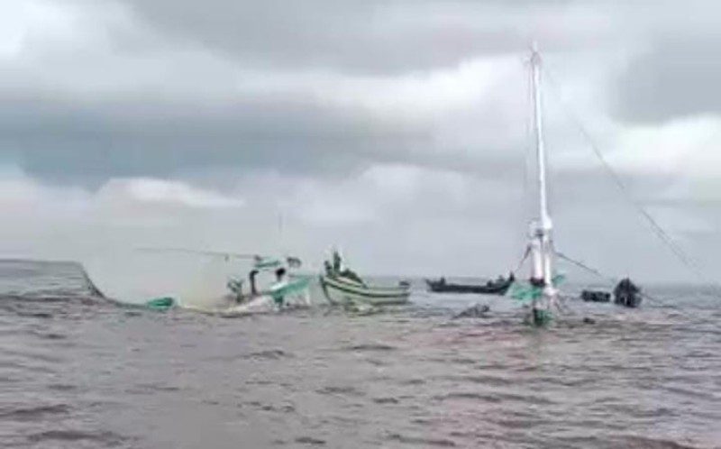 Bermuatan Bungkil Sawit, KLM Cinta Mulia I Tenggelam saat Labuh Jangkar di Muara Sungai Mentaya