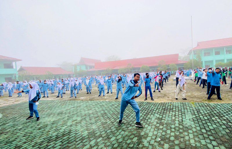 SMAN 3 Sampit Rutinkan Senam untuk Jaga Imunitas Siswa dan Guru