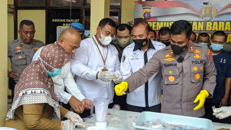 Sabu dan Zenith dari 15 Orang Tersangka di Kotim Dimusnahkan