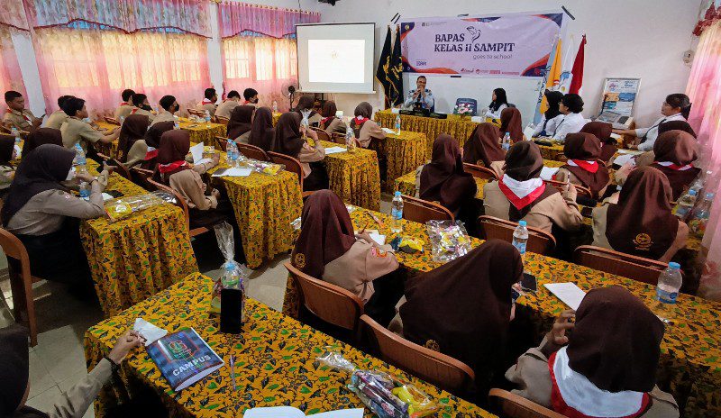 Pelajar SMP Negeri 2 Sampit Antusias Ikuti Penyuluhan Hukum Bapas Kelas II Sampit