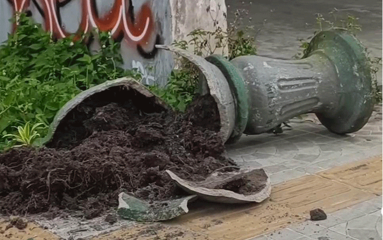 Aset Daerah, Perusakan Pot Bunga Harus Diusut Tuntas