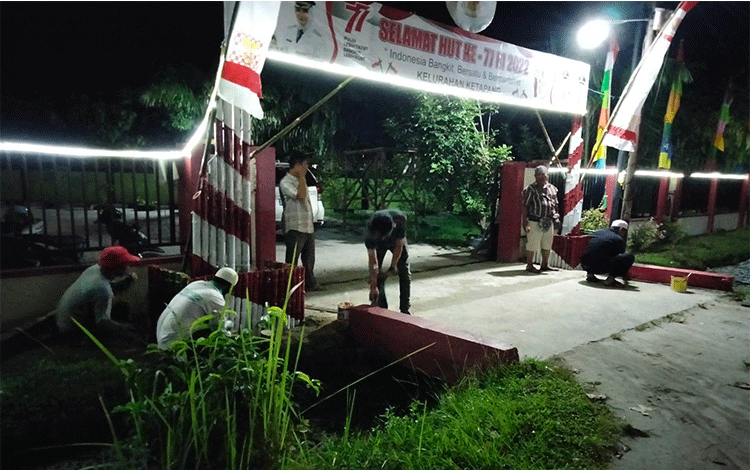 Ornamen dan Bendera Merah Putih Hiasi Perkantoran