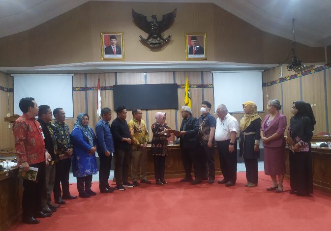 APTISI Sampaikan Keberatan terhadap RUU Sisdiknas 2022 Melalui Komisi III DPRD Kotim
