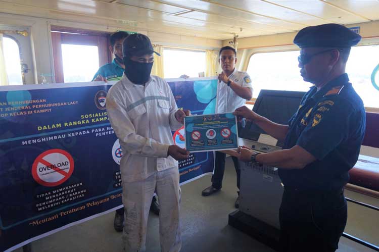 Operator Kapal di Sungai Mentaya Diingatkan Waspada Cuaca Ekstrem