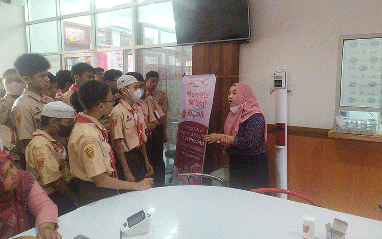 SMP IT Arafah Berkunjung ke Markas PMI Kotim