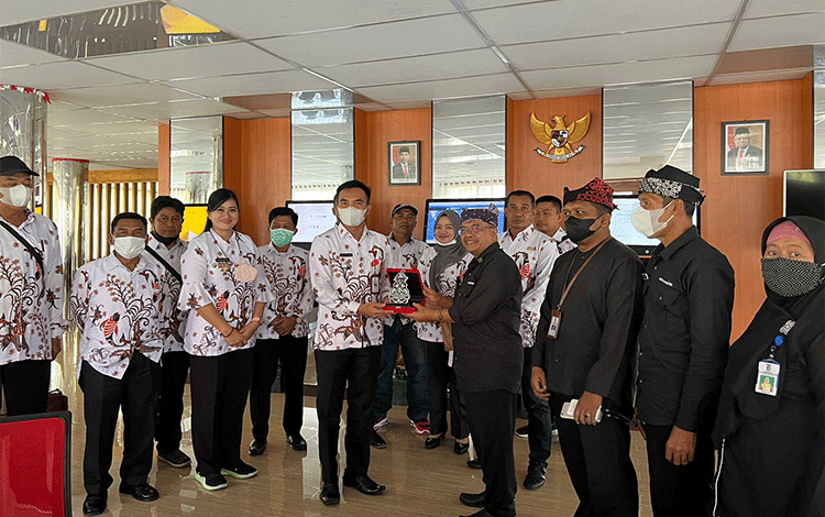 MB Ketapang Studi Tiru Pelayanan Publik ke Banyuwangi