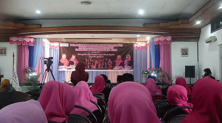 Acara pelantikan pengurus Ikatan Pengusaha Muslimah Indonesia IPEMI Kotim Sabtu 29 Oktober 2022.