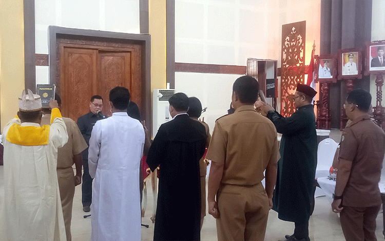 Halikin Kukuhkan Pejabat Administrator dan Pengawas