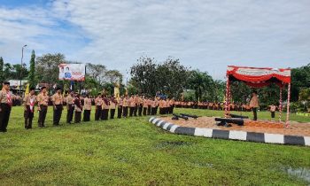 Bupati Kotim Halikinnor saat menjadi inspektur Upacara Hari Pramuka Ke 61 Kotawaringin Timur Jumat 14 Oktober 2022