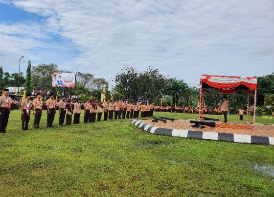 Bupati Kotim Halikinnor saat menjadi inspektur Upacara Hari Pramuka Ke 61 Kotawaringin Timur Jumat 14 Oktober 2022