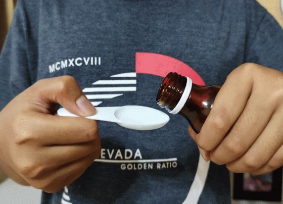 ILUSTRASI Obat sirup 1