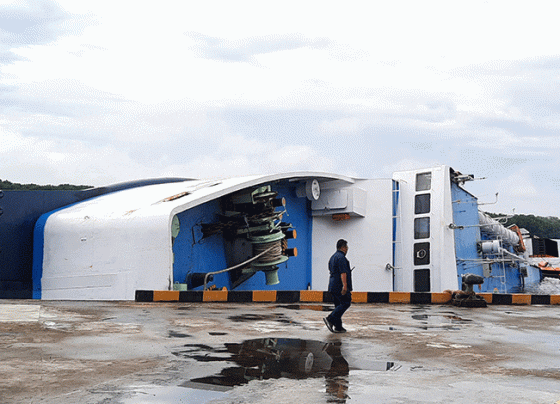 KM Satya Kencana III karam di Pelabuhan Panglima Utar Kumai Rabu 19 Oktober 2022.