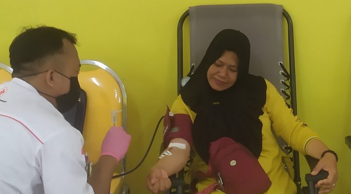 Kegiatan donor darah massal yang diselenggarakan DPD Partai Golkar Rabu 19 Oktober 2022