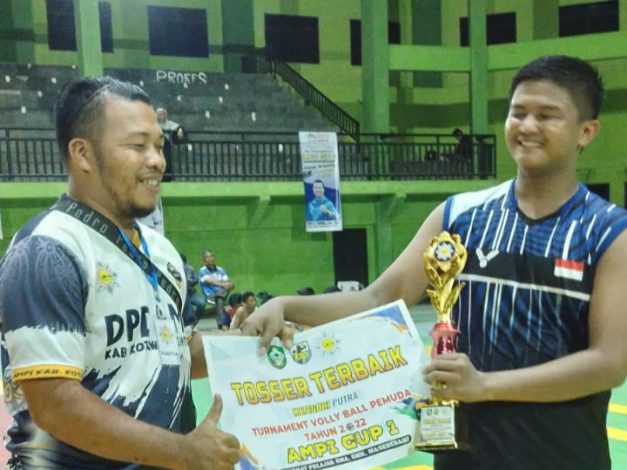 Punya Tosser Jempolan, Tim Voli SMKN 2 Sampit Juarai AMPI Cup