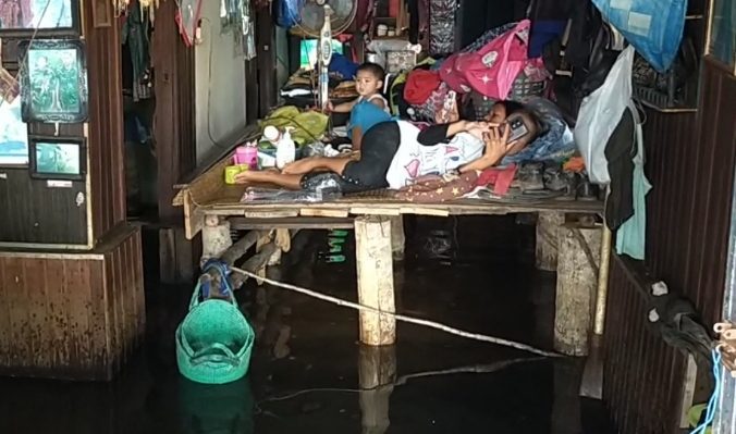 Kondisi salah satu stau rumah warga Dusun Padas yang direndam banjir