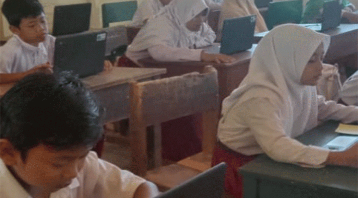 Pelaksanaan ANBK 2022 tingkat SD di Kotim. FOTO RISKI SETIADI