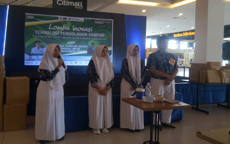 DLH Kotim Ajak Pelajar Kreatif Mengelola Sampah Lewat Lomba