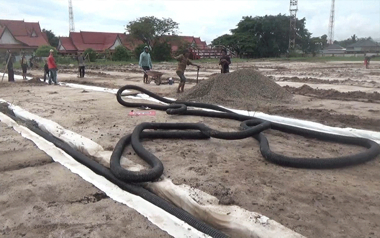 Awal November Uji Coba Tanam Rumput Stadion 29 Nopember Sampit