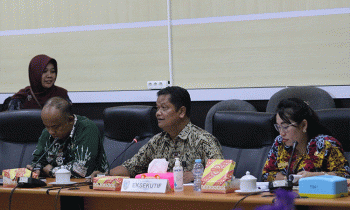 Sekretaris Daerah Kabupaten Seruyan Djainuddin Noor hadir dalam rapat bersama DPRD membahas hasil evaluasi Raperda APBD Perubahan 2022 Kamis 20 Oktober 2022.