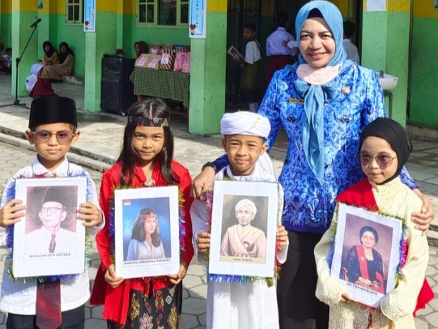 Kenalkan Tokoh Bangsa, SDN 5 Baamang Hilir Adakan Lomba Mirip Pahlawan