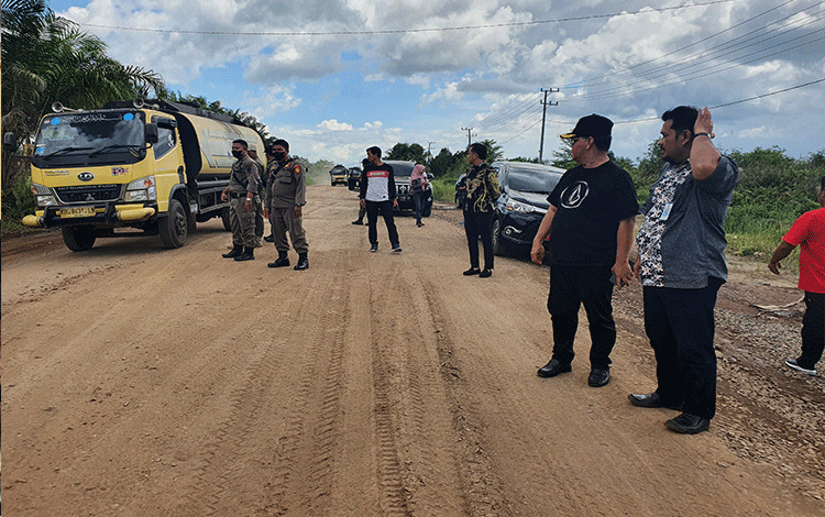 Halikin Cek Perbaikan Jalan Lingkar Selatan