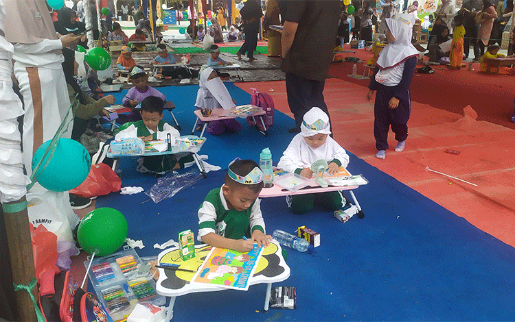SMA Negeri 1 Sampit Gelar Kegiatan Peringatan HUT Hingga Malam Hari