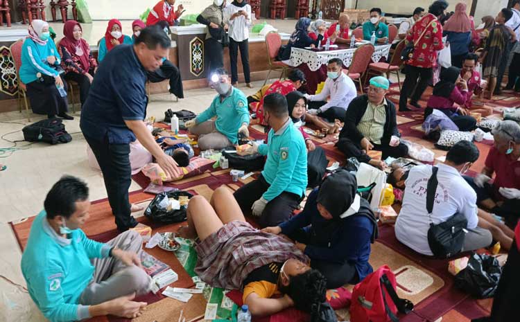 Antusias Khitan Massal Gratis, Orang Tua Merasa Terbantu