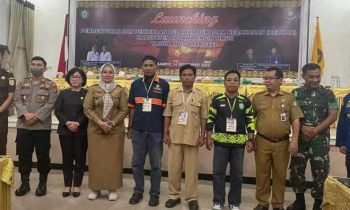 Foto bersama Wabup Kotim Irawati dengan peserta relawan pemadam kebakaran