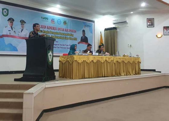 Kepala Bappelitbangda Rafiq Riswandi saat menyampaikan laporan terkait stunting di Kotim