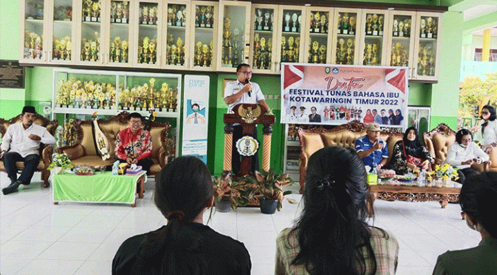 Mahbub menyampaikan sambutannya pada Pelepasan Siswa Perwakilan Kotim di FTBI se Kalteng Rabu 2 November 2022.