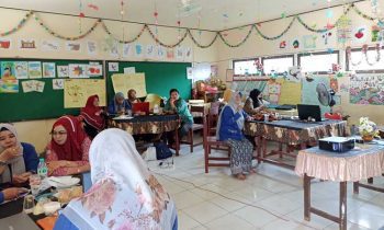 Para Guru SDN 4 Ketapang mengikuti Training CBL PT Trakindo Utama Sabtu 19 November 2022