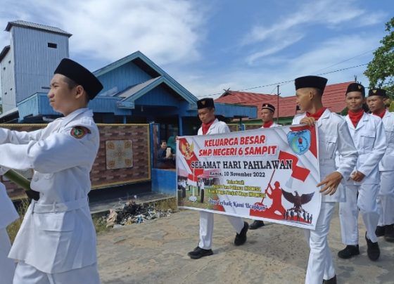 Pawai Karnaval SMPN 6 Sampit sebagai Peringatan Hari Pahlawan Nasional Kamis 10 November 2022