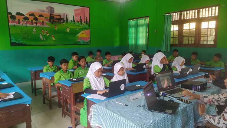 Meski Beberapa Sekolah Menumpang, ANBK SD 2022 Dinilai Berjalan Lancar
