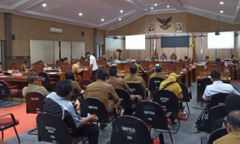 Rapat Pembahasan RAPBD 2023 Komisi I DPRD Kotim dengan menghadirkan Asosiasi Camat se Kotim Selasa 15 November 2022