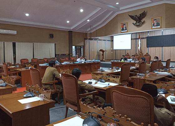 Rapat pembahasan RAPBD 2023 Komisi I DPRD dengan BKPSDM Kotim Selasa 15 November 2022.